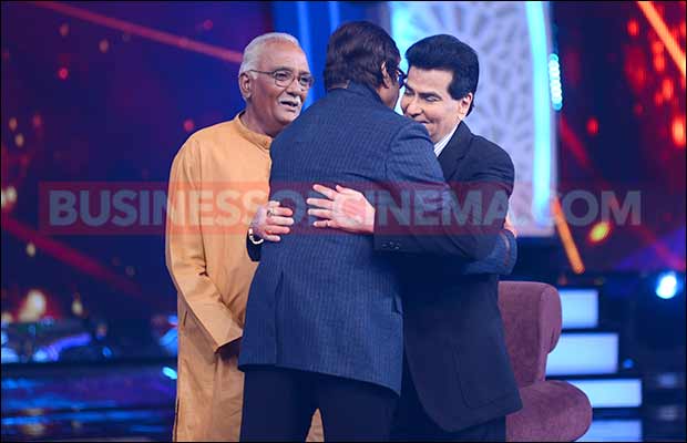 Amitabh Bachchan Shakes A Leg With Jeetendra On Aaj Ki Raat Hai Zindagi