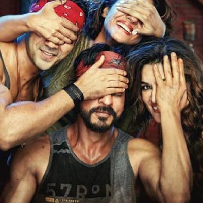 Shah Rukh Khan Shows Off His Buffy Arms In New Dilwale Poster
