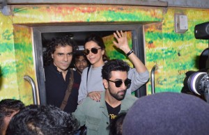 Team Tamasha Creates A Fan Frenzy At Mumbai Central 