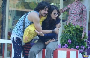 Bigg Boss 9 With Salman Khan: Rishabh Sinha Finding Ways To Flirt With Mandana!