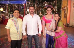 Photos: Salman Khan's Garba Time With Taarak Mehta Ka Ooltah Chashmah Team!