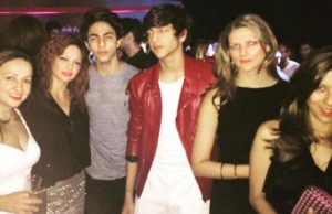 Shah Rukh Khan's Son Aryan Khan Parties Hard With His Best Buddy!