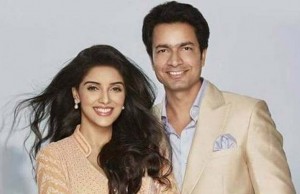 Check Out Asin And Rahul Sharma's Gold Wedding Card