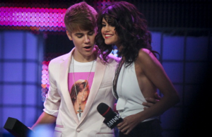 Justin Bieber Reacts To Selena Gomez And Niall Horan's PDA!