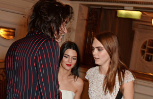 One Direction's Harry Styles Spotted Vacationing With Kendall Jenner!