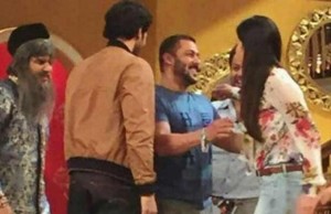 Salman Khan Surprises Katrina Kaif On Comedy Nights Live!