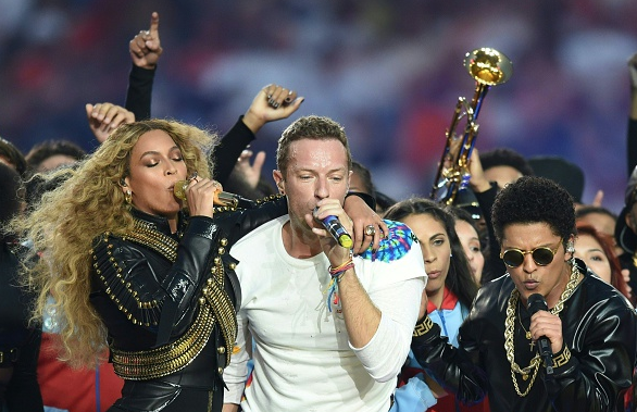 Coldplay, Beyonce And Bruno Mars Outshine At Super Bowl 50 Halftime Show!