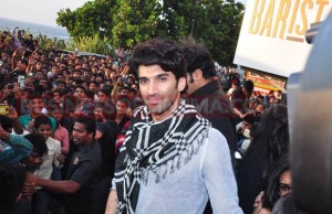 Watch: Fitoor Actor Aditya Roy Kapur Gets Mobbed By Massive Crowd!
