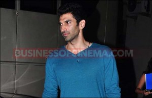 Aditya Roy Kapur Gets A Special Gift From Fan!