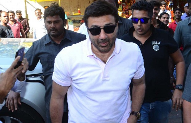 Watch: Ghayal Once Again Starrer Sunny Deol’s Surprise To His Fans!