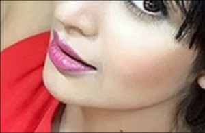 Divyanka Tripathi Sizzles In Ishita's New Look!