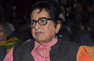 Bollywood Congratulate Manoj Kumar For Dadasaheb Phalke Award