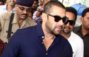 Salman Khan Breaks Down On The Sets Of Sultan?