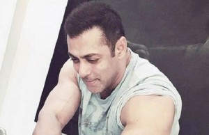 Salman Khan's Muscle Filled Selfie Will Make Your Monday Happening!