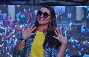 Sonakshi Sinha Proves To Be A Shotgun Daughter !