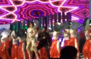 LEAKED VIDEO: Shah Rukh Khan's Energetic Performance On Chaiyya Chaiyya At TOIFA 2016