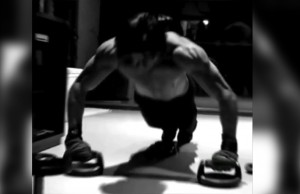 Watch Behind The Scenes: Shah Rukh Khan INTENSE Work Out That Made Him Achieve 8 Pack Abs!