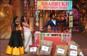Photos: Shah Rukh Khan Sold Ration At His "Shah Rukh Provision Store"