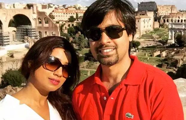 Bollywood Playback Singer Shreya Ghoshal Flaunting Her Baby Bump!