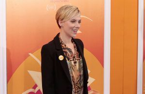 Does Scarlett Johansson HATE Social Media?