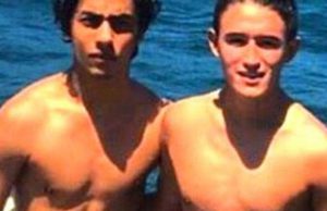 Shah Rukh Khan's Son Aryan Khan Flaunts His Abs Like Never Before!