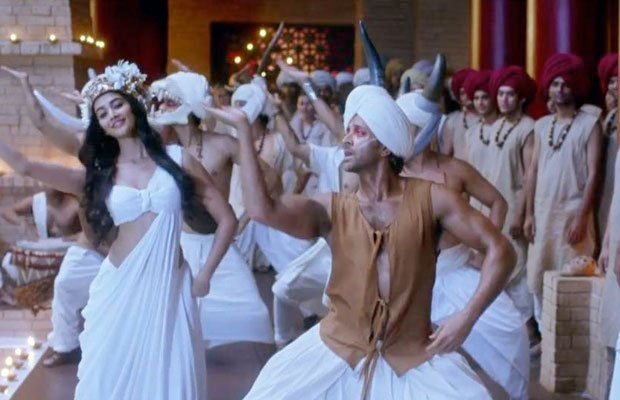 Hrithik Roshan Woos Chaani In Disguise In New ‘Mohenjo Daro’ Song ‘Tu hai’