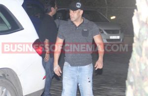 After Partying With Girlfriend Iulia Vantur, Salman Khan Surprises Media!