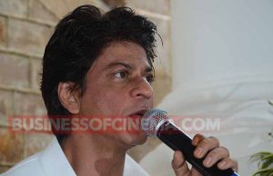 Here's Why Shah Rukh Khan Is Feeling Inadequate, Unattractive And Lonely?