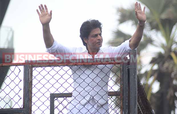 Look How Fans Celebrated Shah Rukh Khan Crossing 21 Million Followers On Twitter