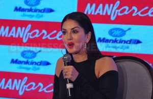 Oops! Sunny Leone Was Caught Making-Out With Boyfriend By Her Father!!