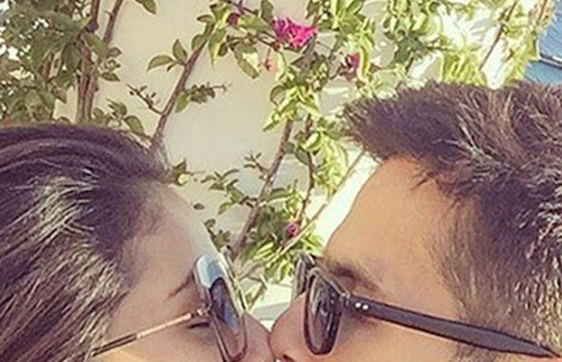 Shahid Kapoor-Mira Rajput’s Adorable Kiss Selfie Is The Best Thing You See Today!