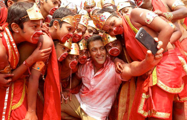 Wow! Salman Khan Has A Special Surprise For His Little Fans!