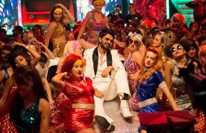 Yash Soni Gets Mobbed!