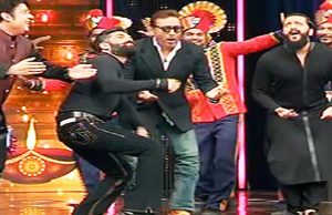 Watch: Suniel Shetty And Jackie Shroff Makes Grand Entry On Yaadon Ki Baarat