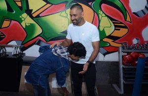 Young Dhoni Meets Captain Cool