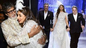 Watch: Amitabh Bachchan's Daughter Shweta Nanda Walks The Ramp For First Time