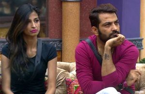 Bigg Boss 10: Priyanka Jagga Kisses Manu, Here's How Monalisa Reacted!