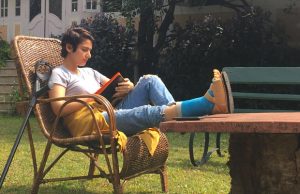 Aamir Khan's Onscreen Elder Daughter Breaks Her Leg!!