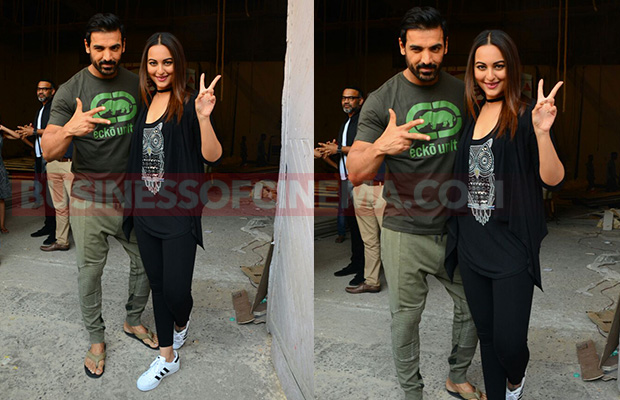 John Abraham And Sonakshi Sinha To Give A Tribute To Martyrs At Amar