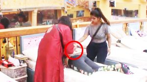 Watch: Bigg Boss 10 Swami Om MASSAGES Mona Lisa's Back!