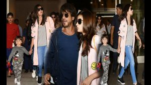 Watch: This Video Proves How Gentleman Shah Rukh Khan Is