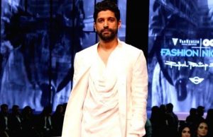 Farhan Akhtar Looks Dapper As A Showstopper