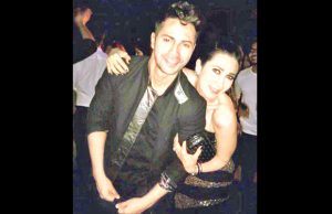 Viral Photo: Karisma Kapoor With Varun Dhawan