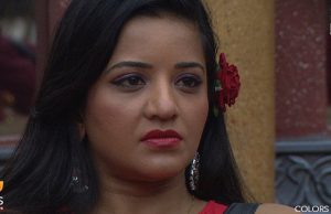 Bigg Boss 10: Monalisa Reveals How Her Career Is At Stake!-Watch Video