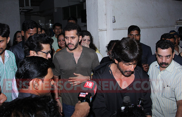 Shah Rukh Khan Meets Raj Thackeray, This Is What Will Happen To Raees!