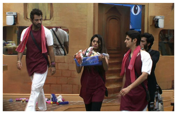 Exclusive Bigg Boss 10: Guess Who Just Entered The House To Get Entertained!