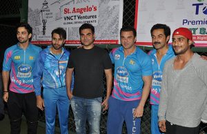 Photos: Arbaaz Khan, Sohail Khan, Bobby Deol And Many More Played For Mumbai Heroes At Bandra