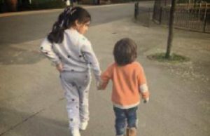 Shah Rukh Khan Puts Up A Picture Of AbRam On Woman's Day, Here's Why!