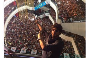 WHAAT! Shah Rukh Khan Has Women Bodyguards For THIS Reason