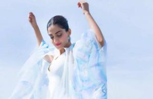 Cannes 2017: Sonam Kapoor Wows Everyone, Turns Sea Goddess!